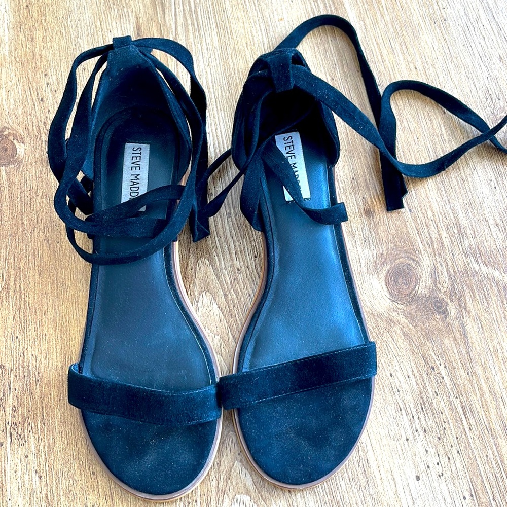 Steve Madden Ankle tie suede block heels